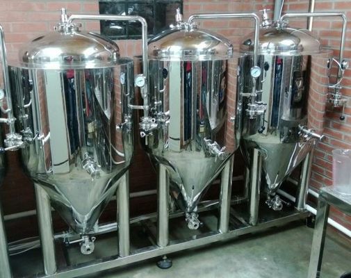 जीएमपी फार्मास्युटिकल 5000L पिलो प्लेट जैकेटेड टैंक